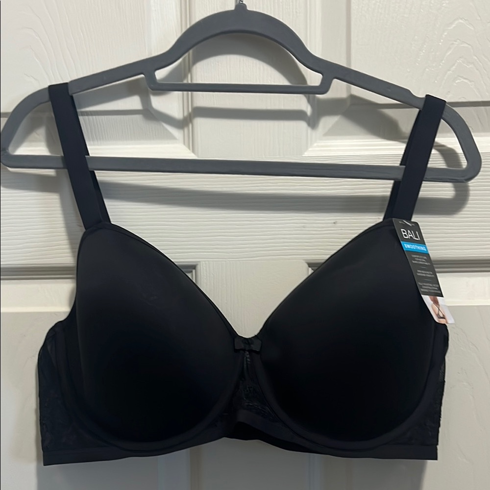 Bali Black Smoothing Bra with Molded Cups and Underwire